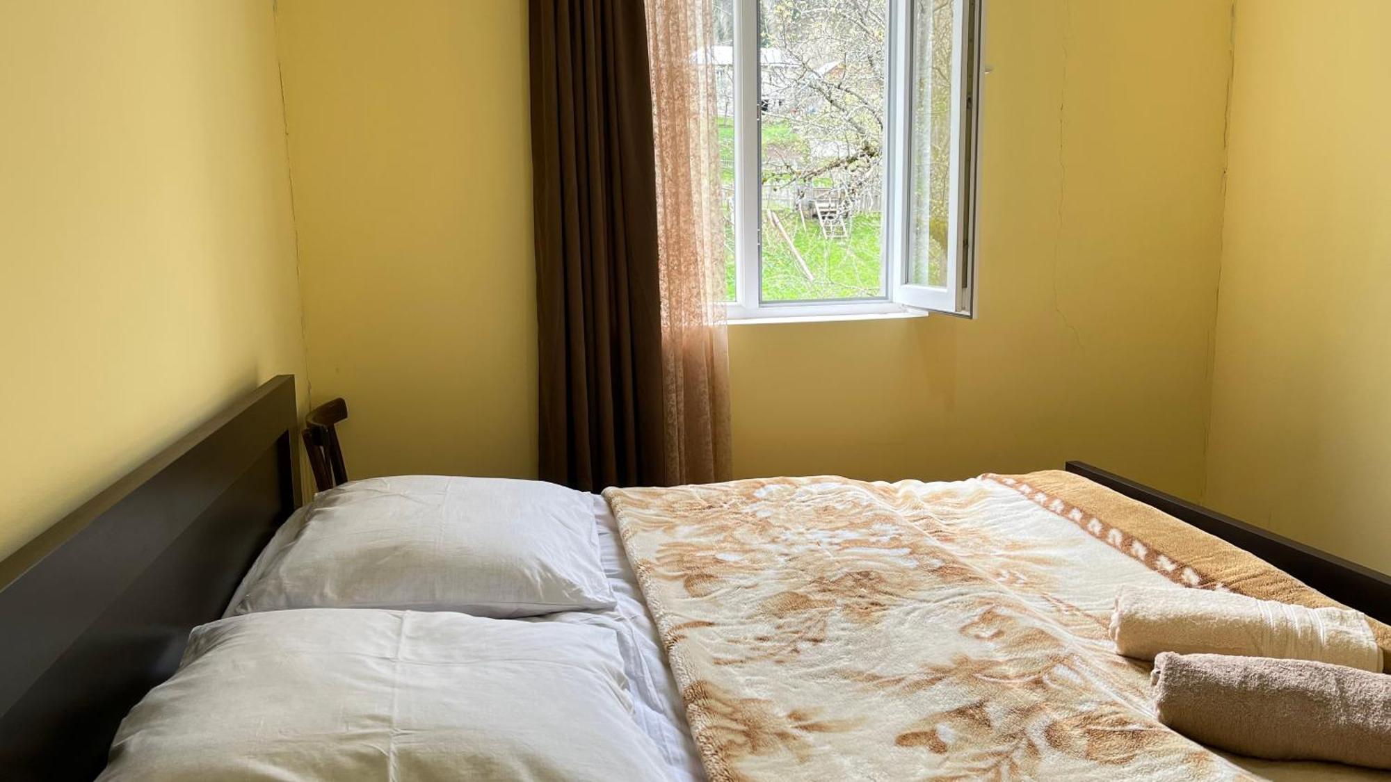 Ciuri'S Guesthouse Zhabeshi Eksteriør bilde
