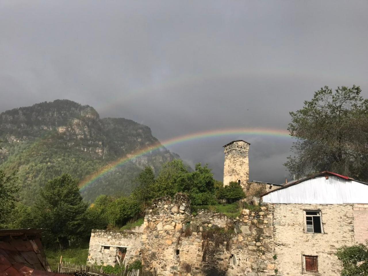 Ciuri'S Guesthouse Zhabeshi Eksteriør bilde