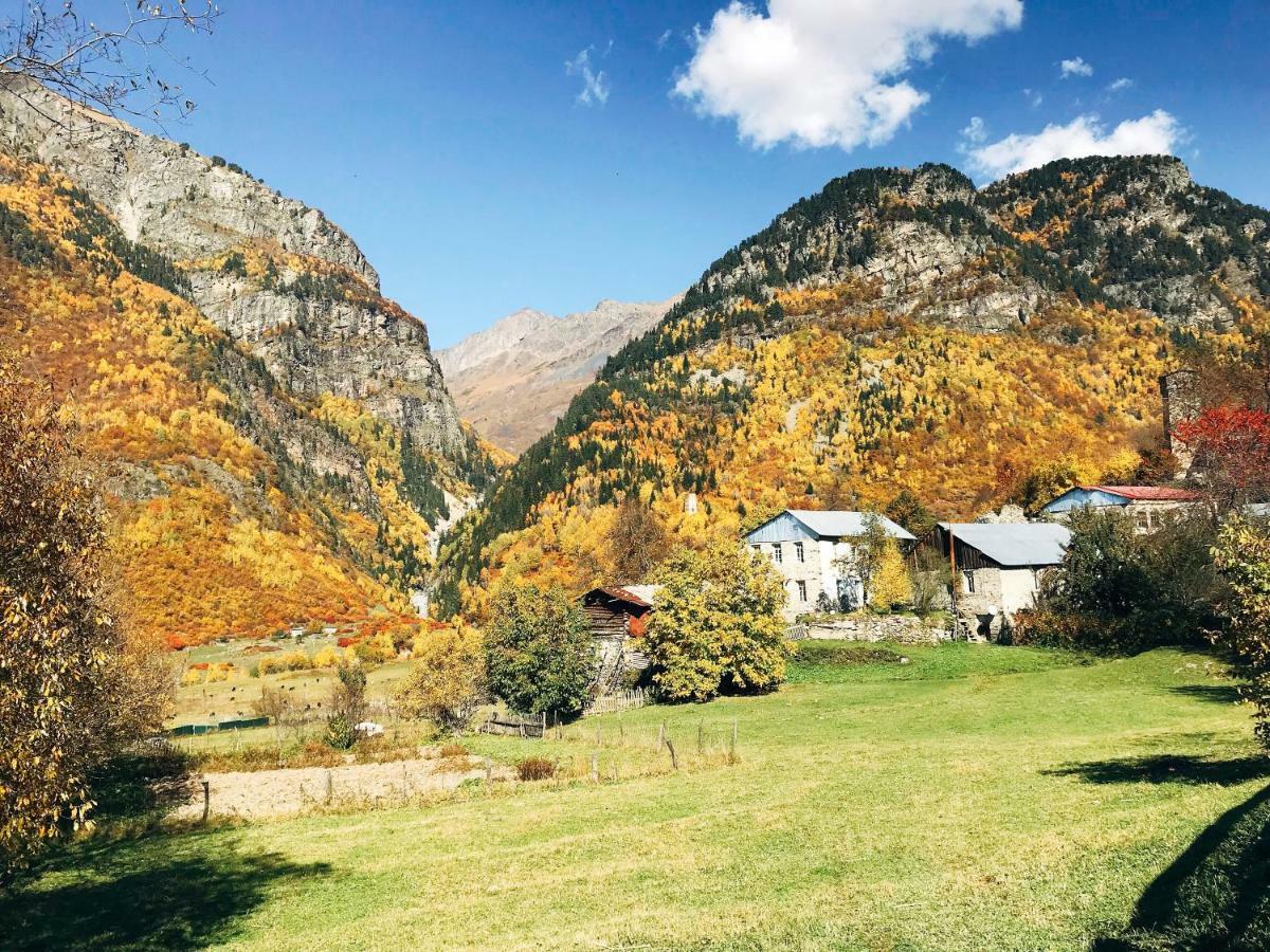 Ciuri'S Guesthouse Zhabeshi Eksteriør bilde