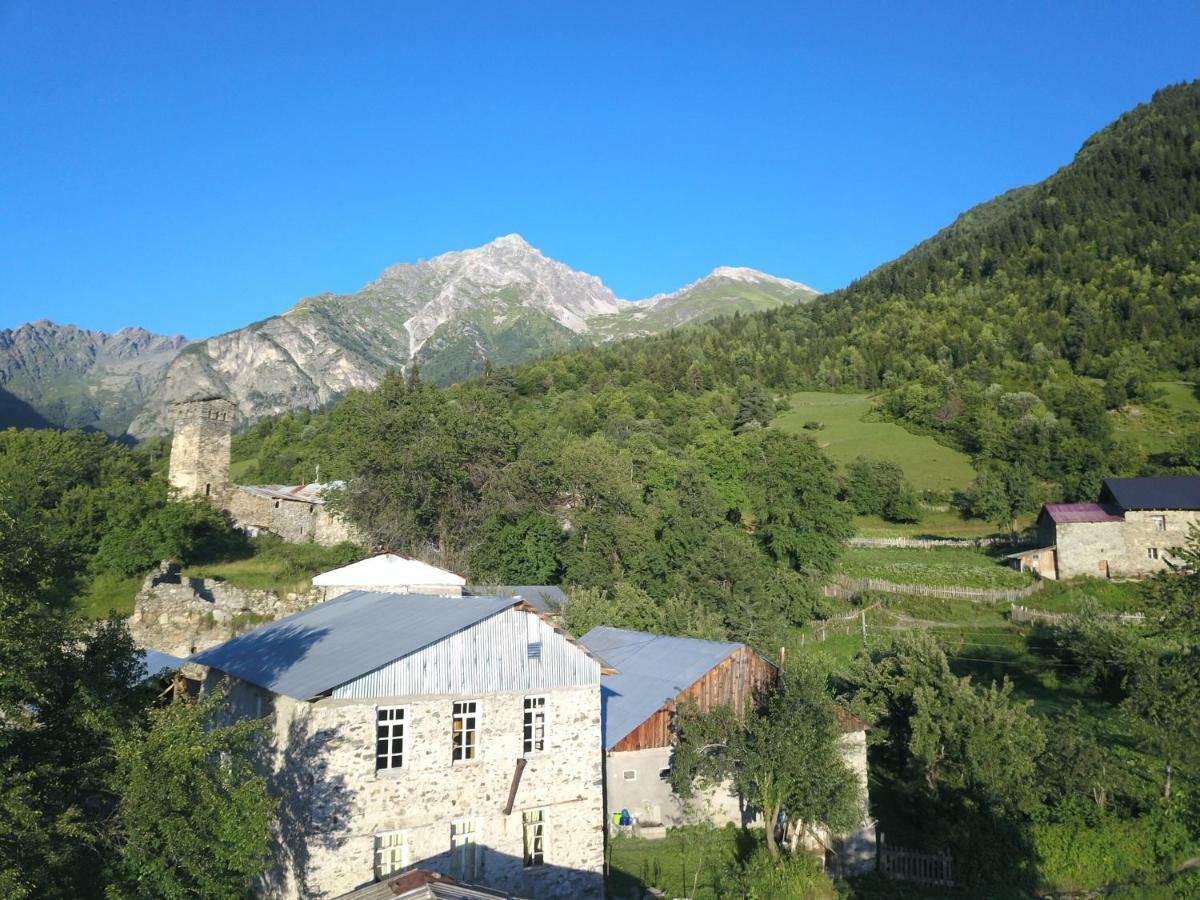 Ciuri'S Guesthouse Zhabeshi Eksteriør bilde